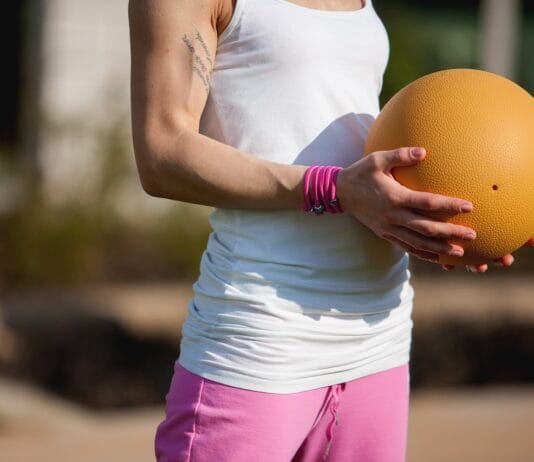 Trening funkcjonalny z kettlebellem – plan dla średniozaawansowanych