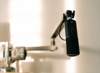 Muzyka, podcast czy cisza? Jak dobrać bodźce, które zwiększą skupienie na treningu