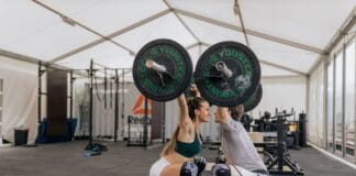 Trening obwodowy czy interwały na sali fitness – co skuteczniej redukuje tkankę tłuszczową?