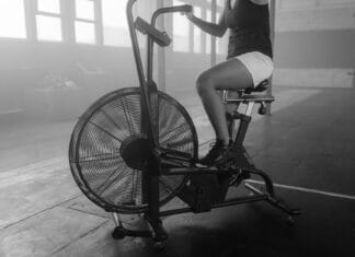 Spinning a ból kolan – co robisz źle podczas jazdy na rowerze stacjonarnym? Spinning a ból kolan – co robisz źle podczas jazdy na rowerze stacjonarnym?